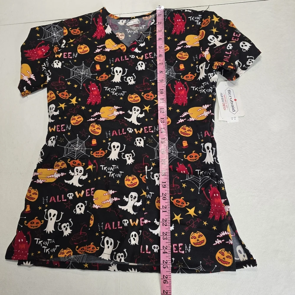 Scrubaid Size Small Halloween Sbrub Top